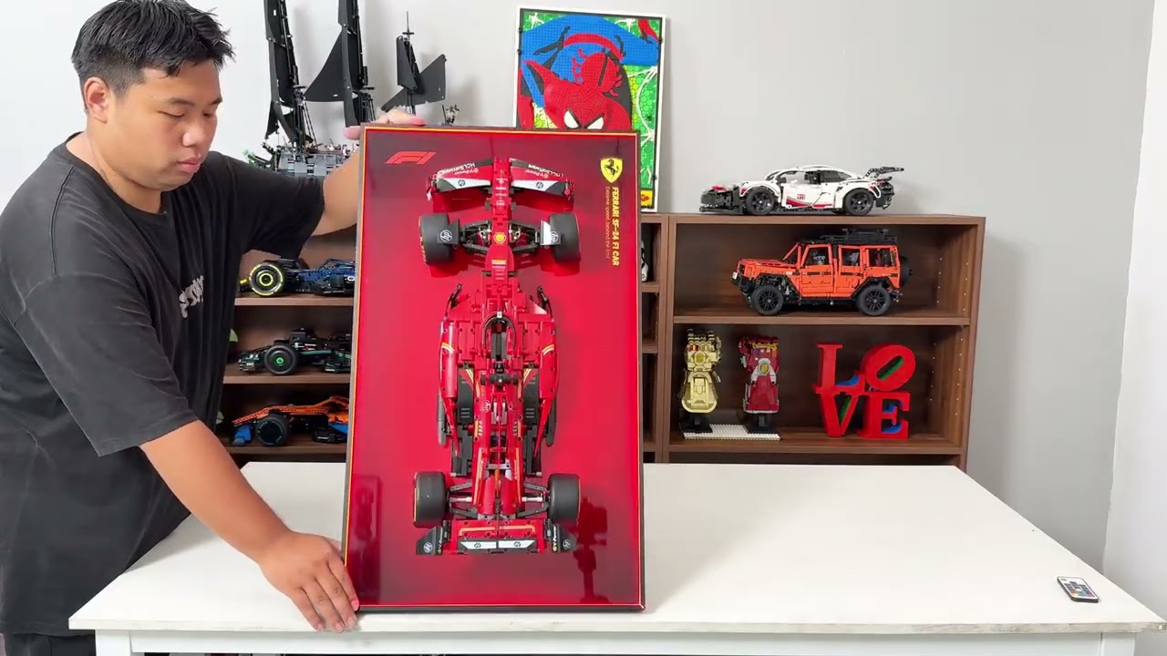 How to hang legoFerrari F1 cars on the wall.lego frame is best way 