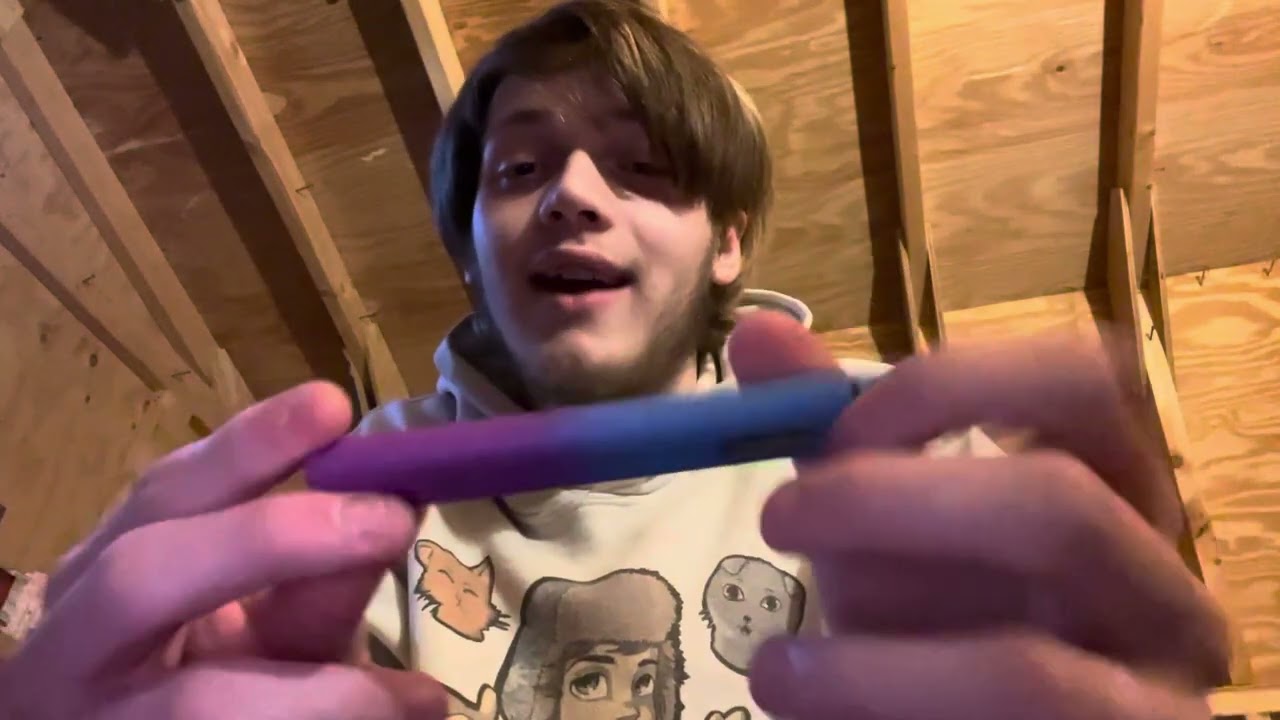 Unboxing a package from homies at looperverse trying unreleased disposables 😶&zwj;🌫️❤️🎃😱🔥