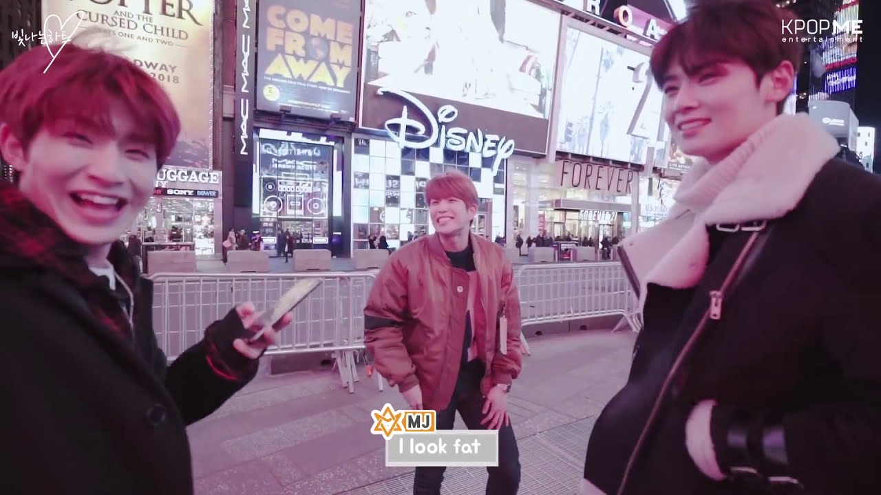 K-Pop Idols In Public pt. 11 (Stray Kids, ASTRO and more)