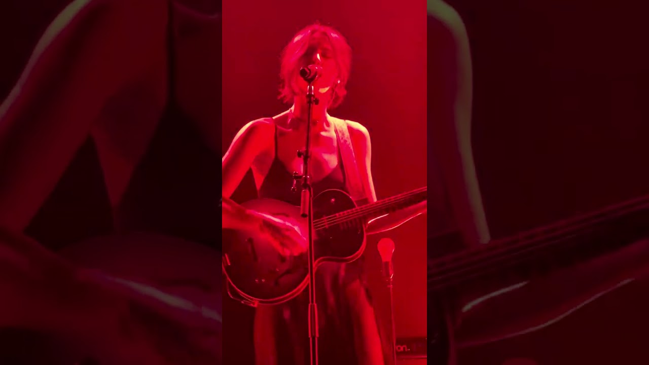 Gracie Abrams - Full machine (Live in Brussels)