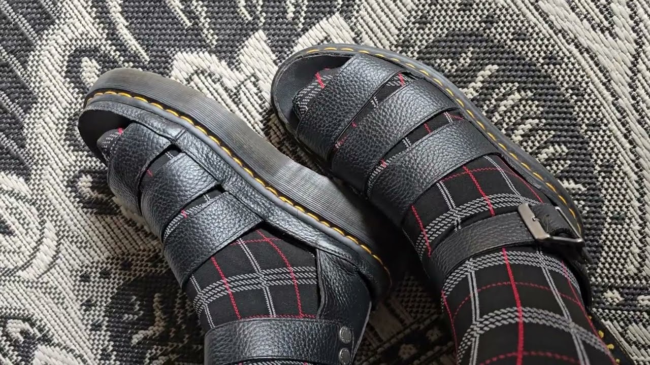 Dr Martens Clarissa quad sandals. Haul unboxing show thingy.