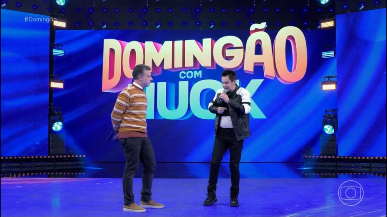 Luciano Huck recebe o cantor gospel Régis Danese em seu Domingão com Huck