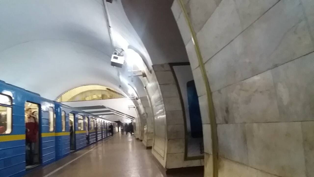 Поездка по M2, вторая часть. Киевское метро.Синяя ветка.