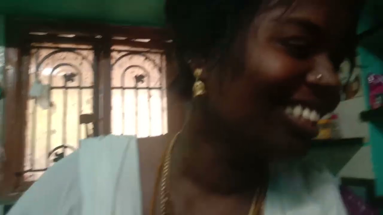 என்ன கூத்தெல்லாம் நடக்குது இந்த வீட்டில்😩