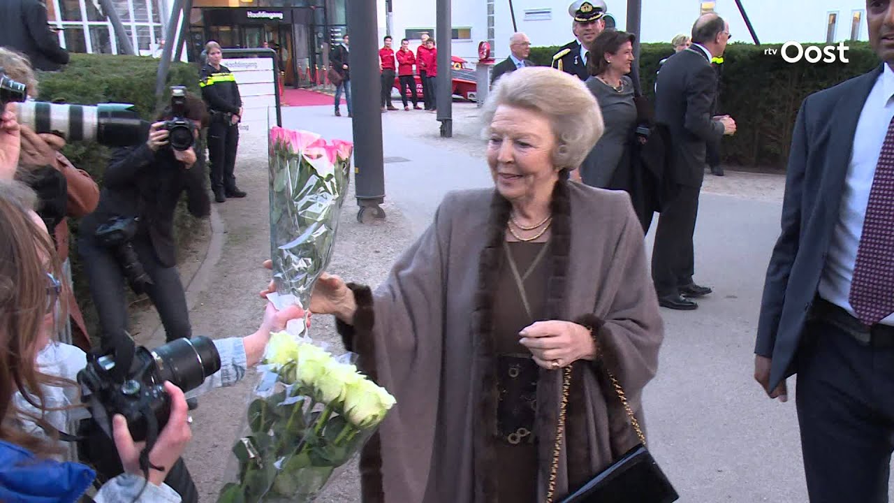 Prinses Beatrix op Universiteit Twente voor uitreiking Prins Friso Ingenieursprijs