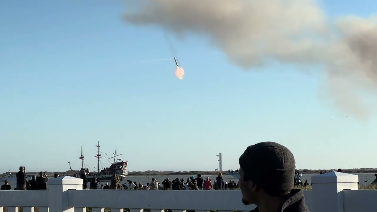 Starship Flight 7 with Super Heavy Catch from South Padre Island