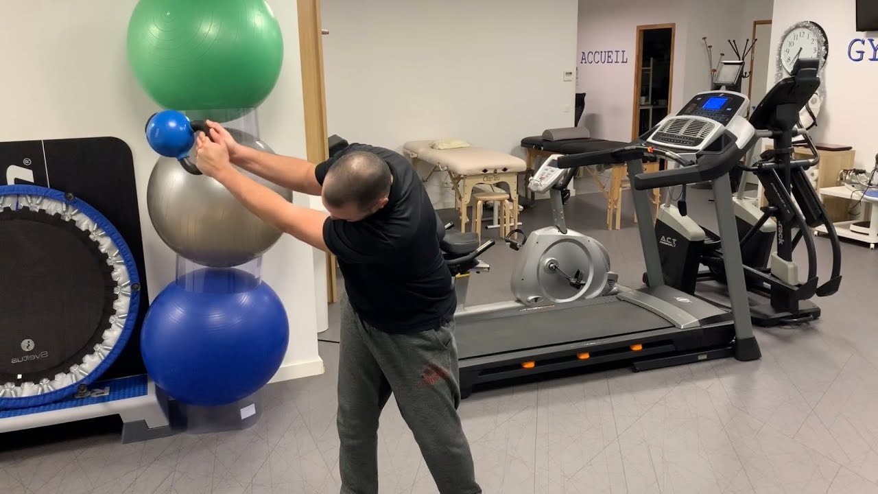 Le kettel-swing, exercice de préparation physique au golf