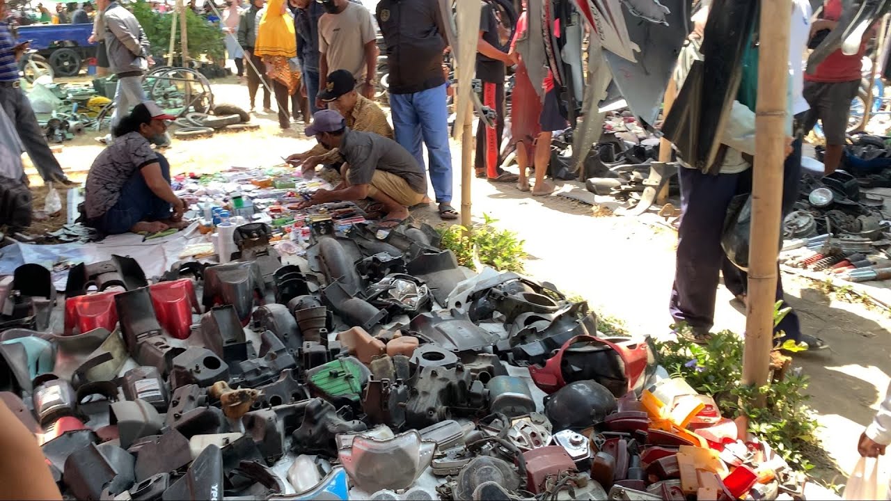 Jalan jalan di Pasar Loak Legen Jatinom Klaten