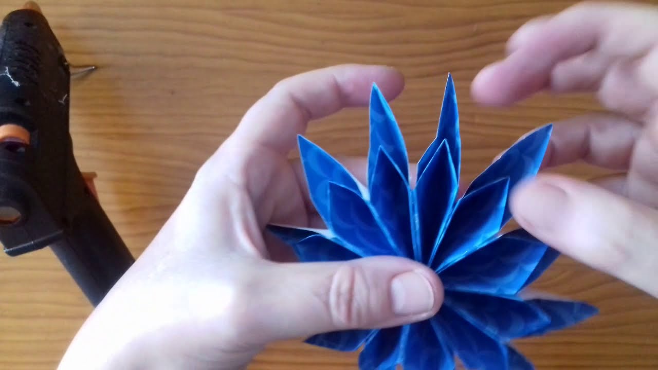 Origami flor doble Dalia. Dahlia flower in origami
