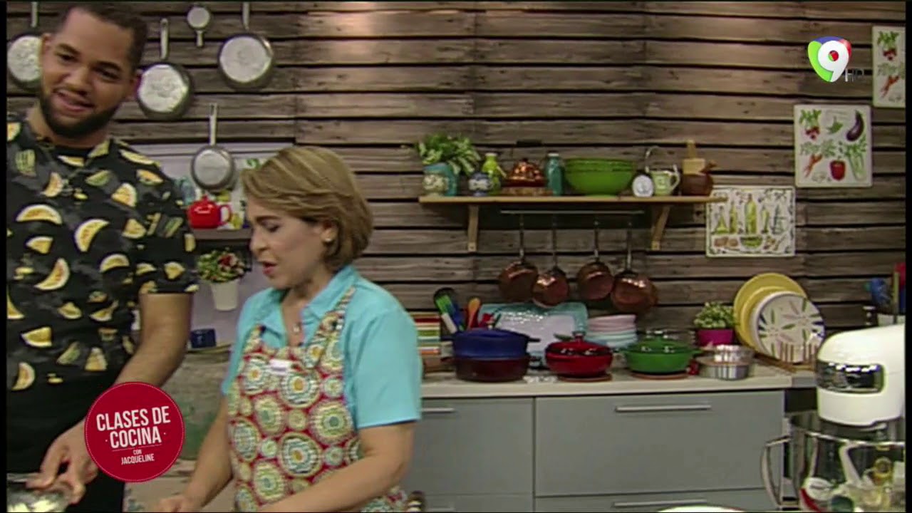 Hoy aprendemos a cocinar: Cuadritos de chinola, Mousse de limón y crema de limón 1/2