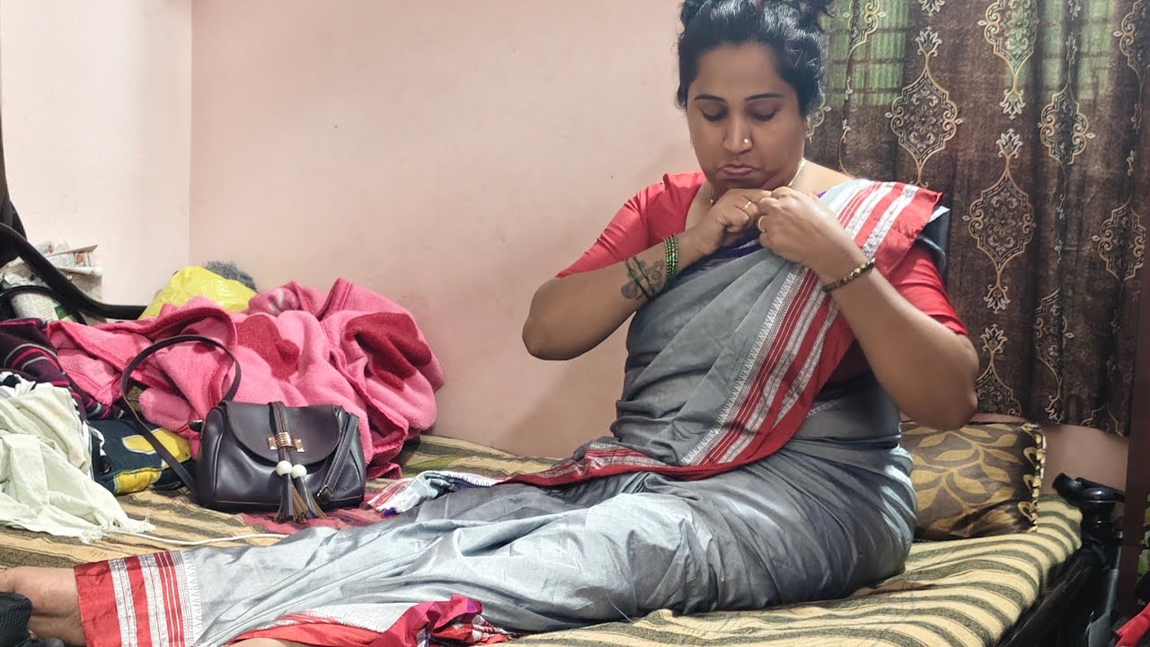 ಬೆಡ್ ಮೇಲೆ ಸೀರೆ ಹಾಕೊಳೋ ಕಷ್ಟ ಯಾರಿಗೂ ಬೇಡ 🙆‍♀️,ಸೀರೆ ಹೇಗೆ ಹಾಕೊತೀರಾ ಅಂತ ಕೇಳ್ತಾರೆ ನನ್ನ??? #vlog