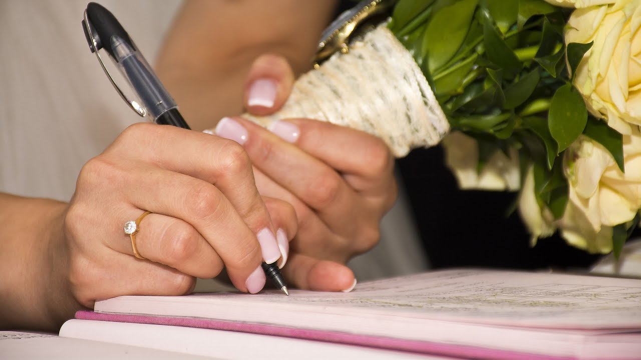Unromantisch oder clever: Tabuthema Ehevertrag