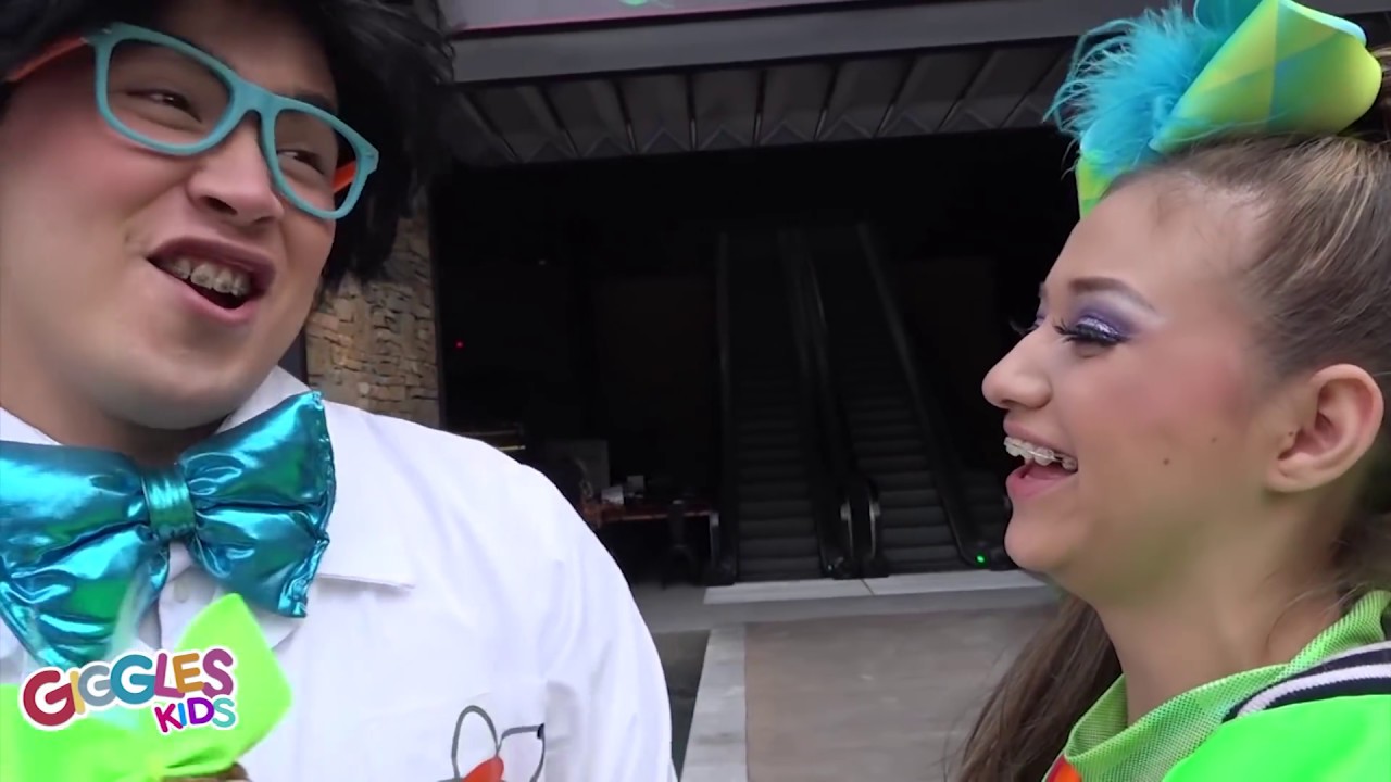 GIGGLES KIDS / GISSEL SE PIERDE EN EL PARQUE