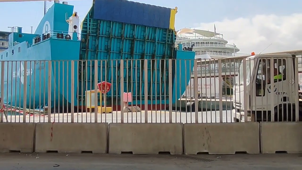 port d'Almeria bateau Balearia d'Almeria à Nador Maroc رحله الى المغرب عبر الباخره