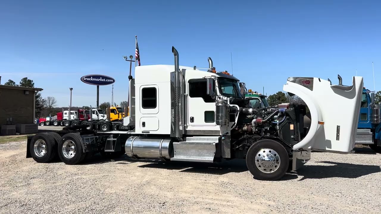 2014 Kenworth W900L pre-emission 