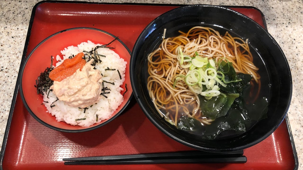 【Japanese food】Fuji Soba offers a set of soba and rice for one coin (500 yen). Tokyo,Japan 2022