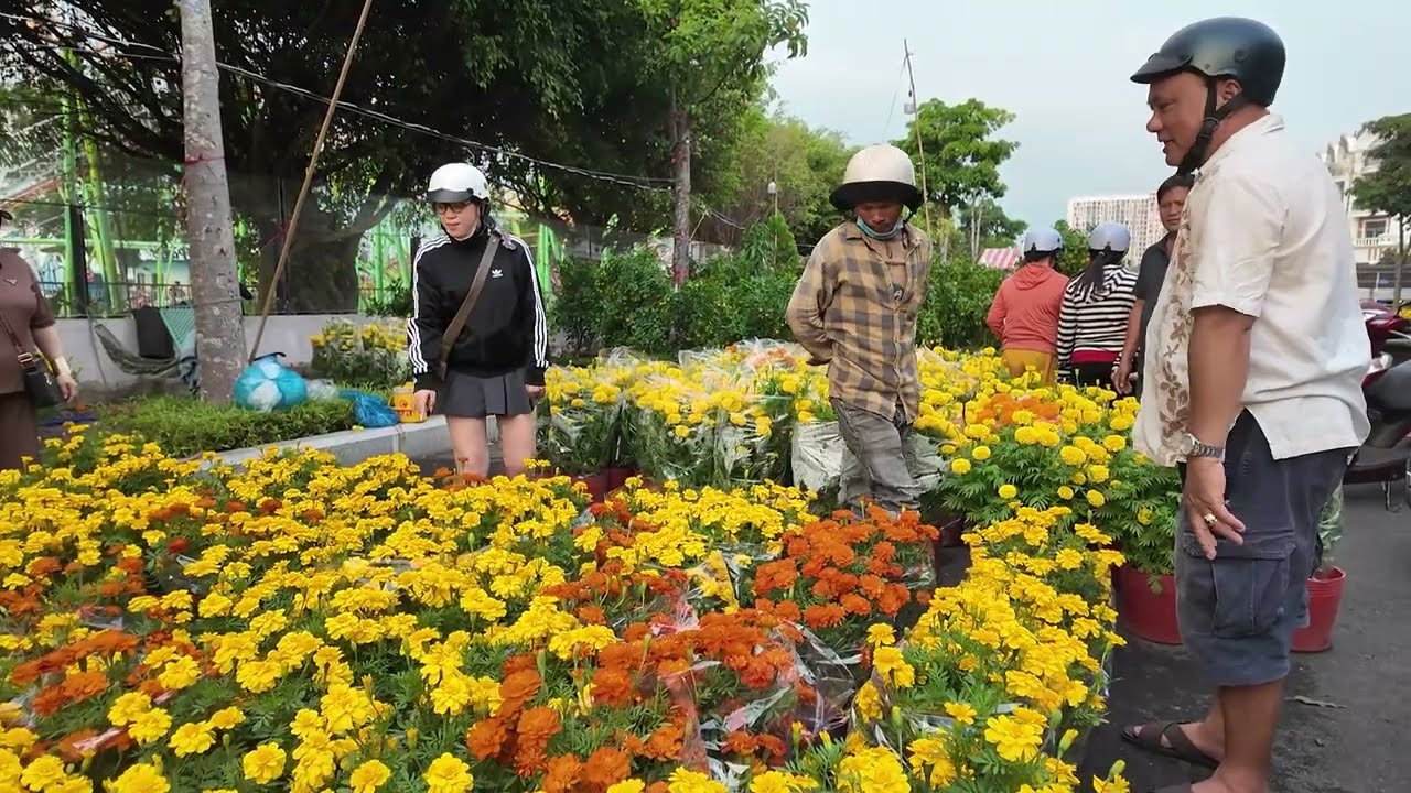 Chợ hoa Rạch Giá gặp mưa quá buồn chiều 27 Tết - Bính Ngọ 2026