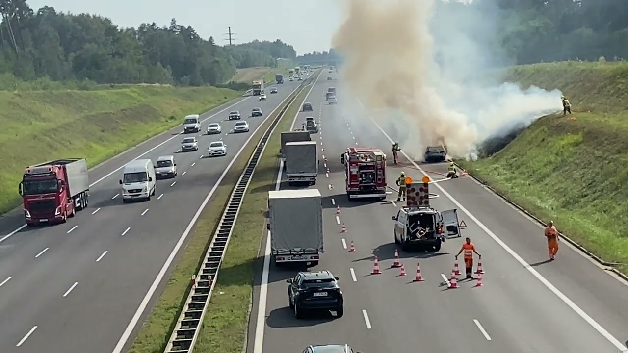 Wypadek - Pożar samochodu na autostradzie A1