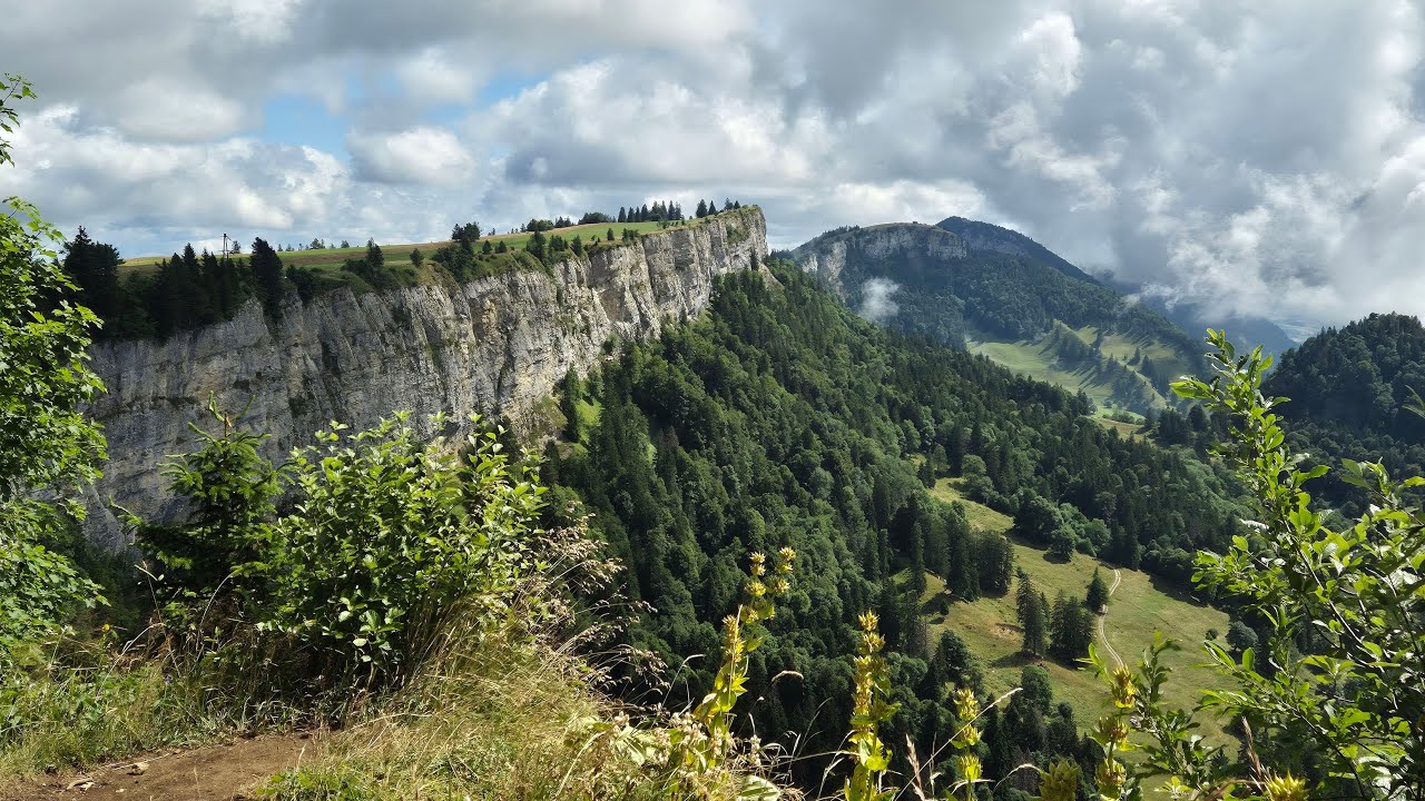 Rundflug am Obergrenchenberg Wandfluh