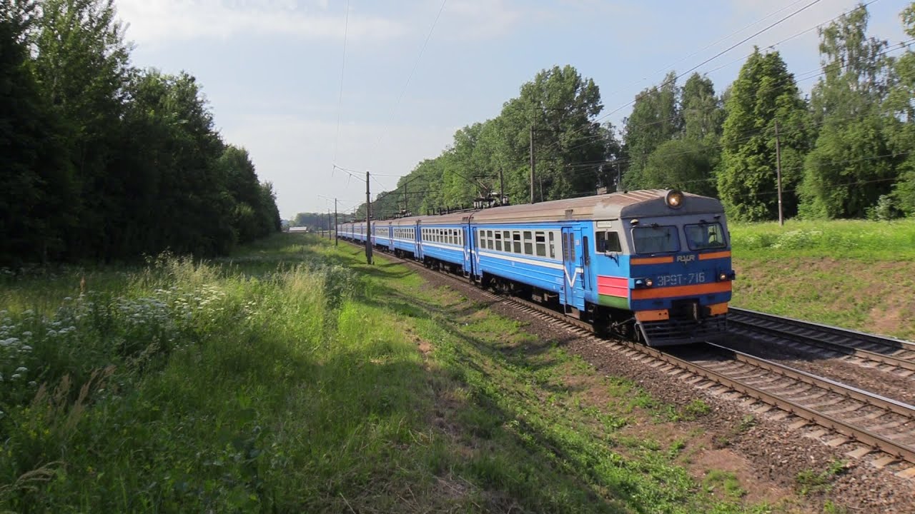 Электропоезд ЭР9т-716 близ о.п. Птичь / ER9T-716 EMU's at Ptich stop