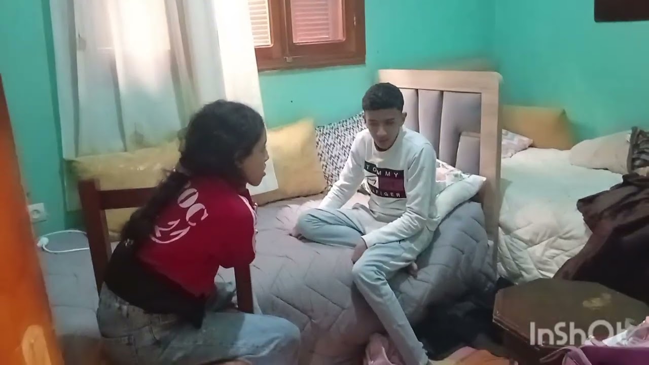 شوفوا التحدي المصارعه اللي وقع بيني وبين اختي مروه الروينه اللي وقعت في الاخير😭🫠🙂‍↕️