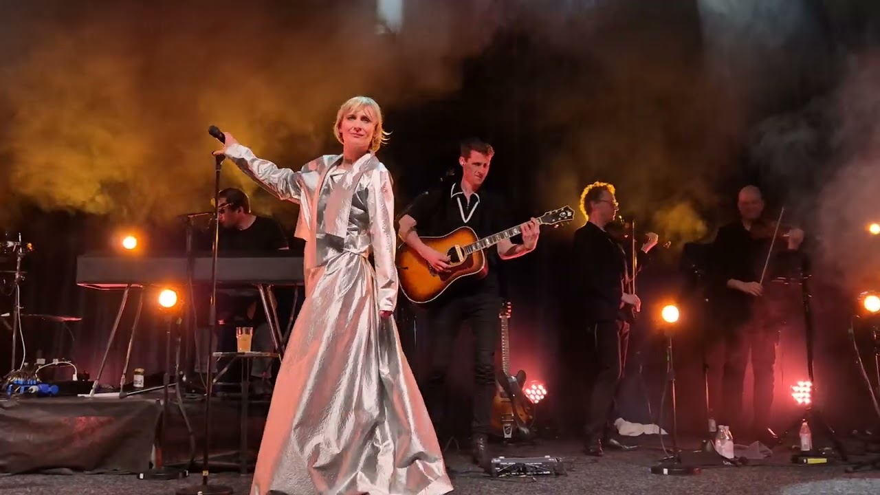 HOOVERPHONIC - Sometimes / Barabas - Live @ MMC Bratislava SK - April 5th 2025