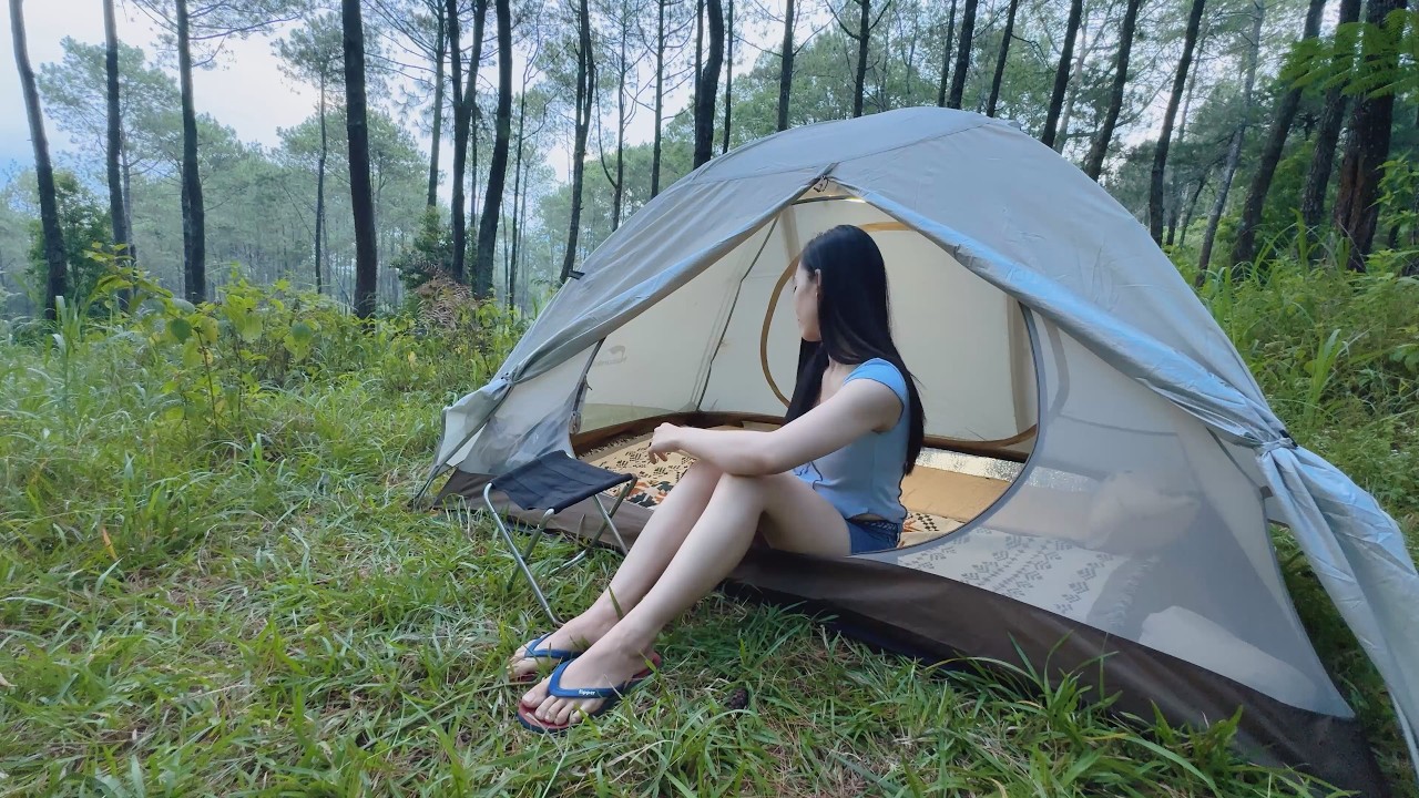 GIRL Camping in the Rain Rainstorm 🌧🌧 Solo camping in Heavy Rain