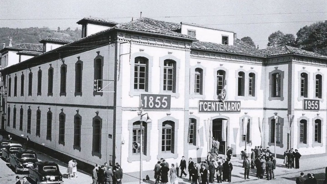 Mieres en blanco y negro