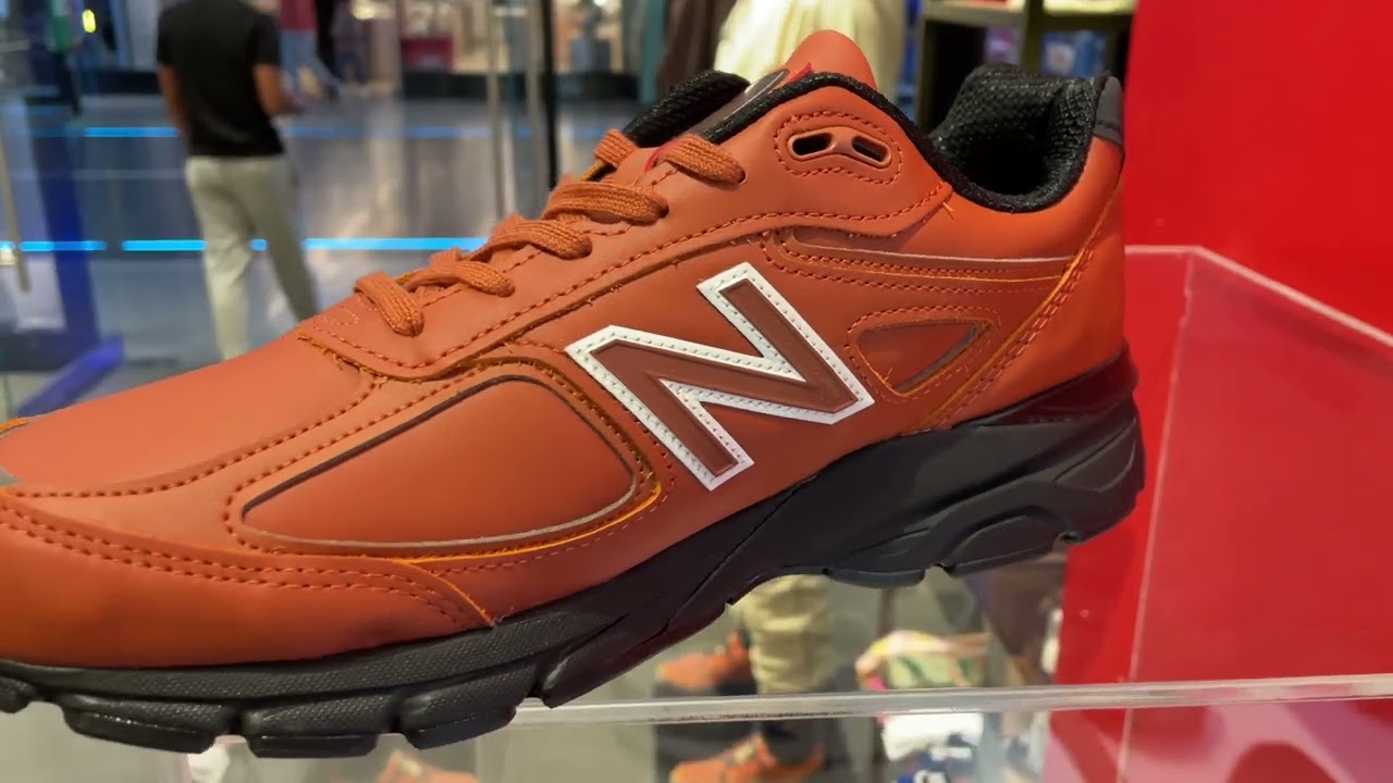 NEW BALANCE MADE IN USA TEDDY  SANTIS 990 V4  U990TW4, U990RB4