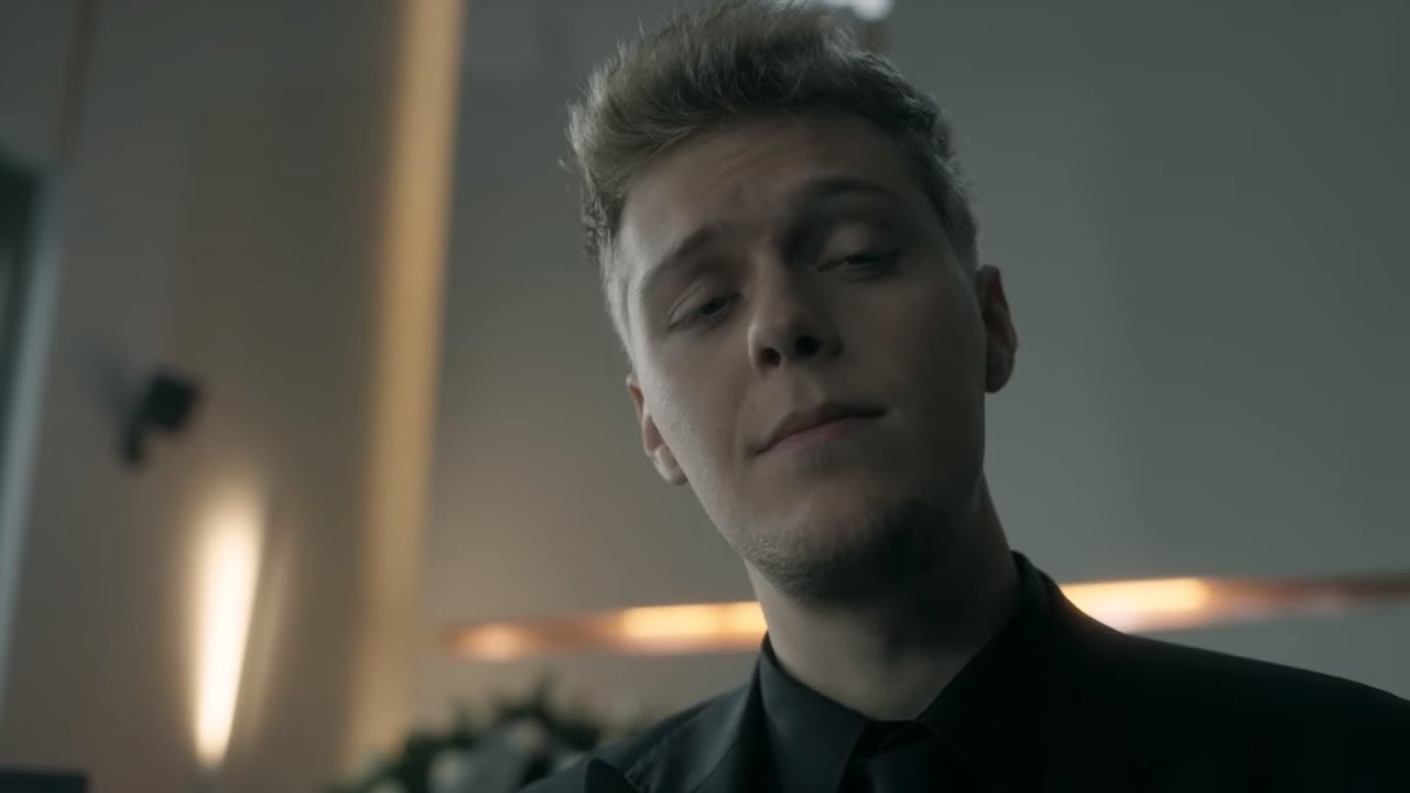 Co Langer Junior powiedział na pogrzebie ojca? [Chyłka - Kasacja]