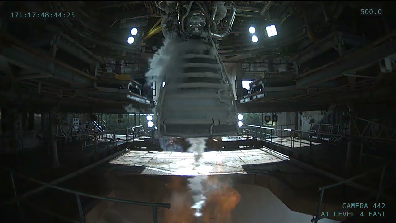 RS-25 hotfire! NASA fires up Artemis moon rocket engine test for 500 seconds