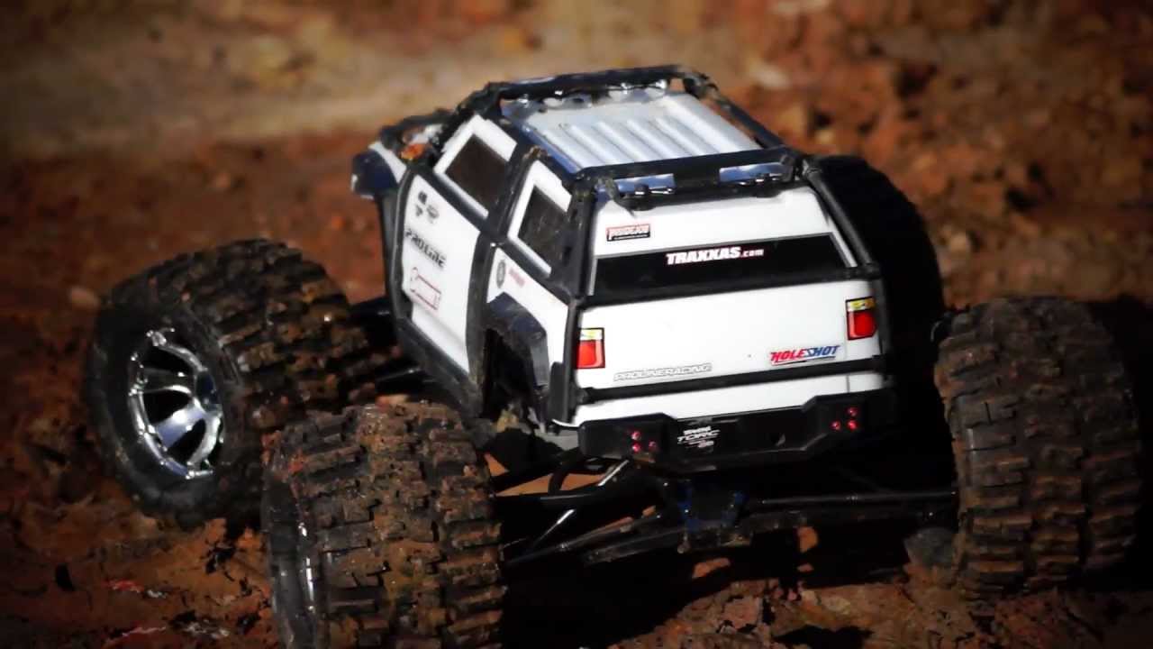Traxxas E-Revo & Brushless Summit Bash Compliation HD