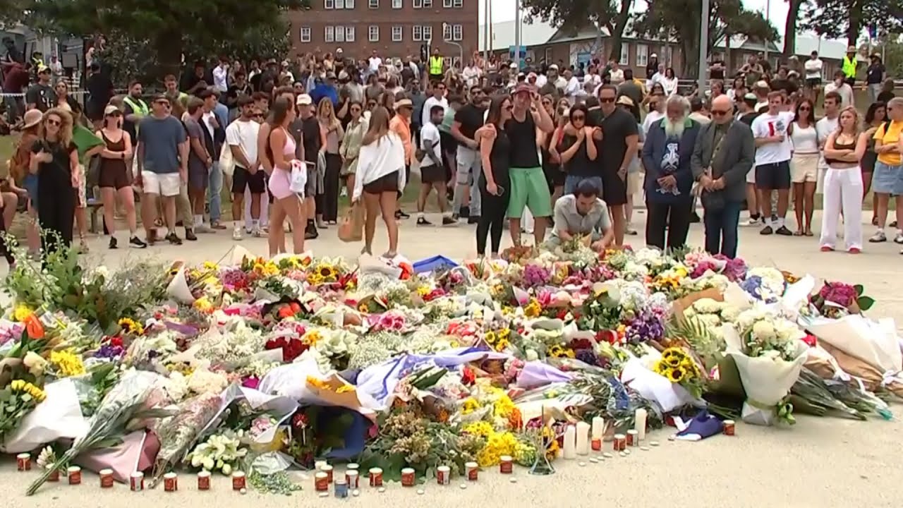 Crowds gather to pay their respects to those killed in Bondi Beach massacre