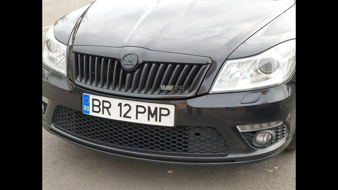Am colantat grila, am inlocuit siglele si am vopsit scrisul cromat cu plastidip Skoda Octavia VRS
