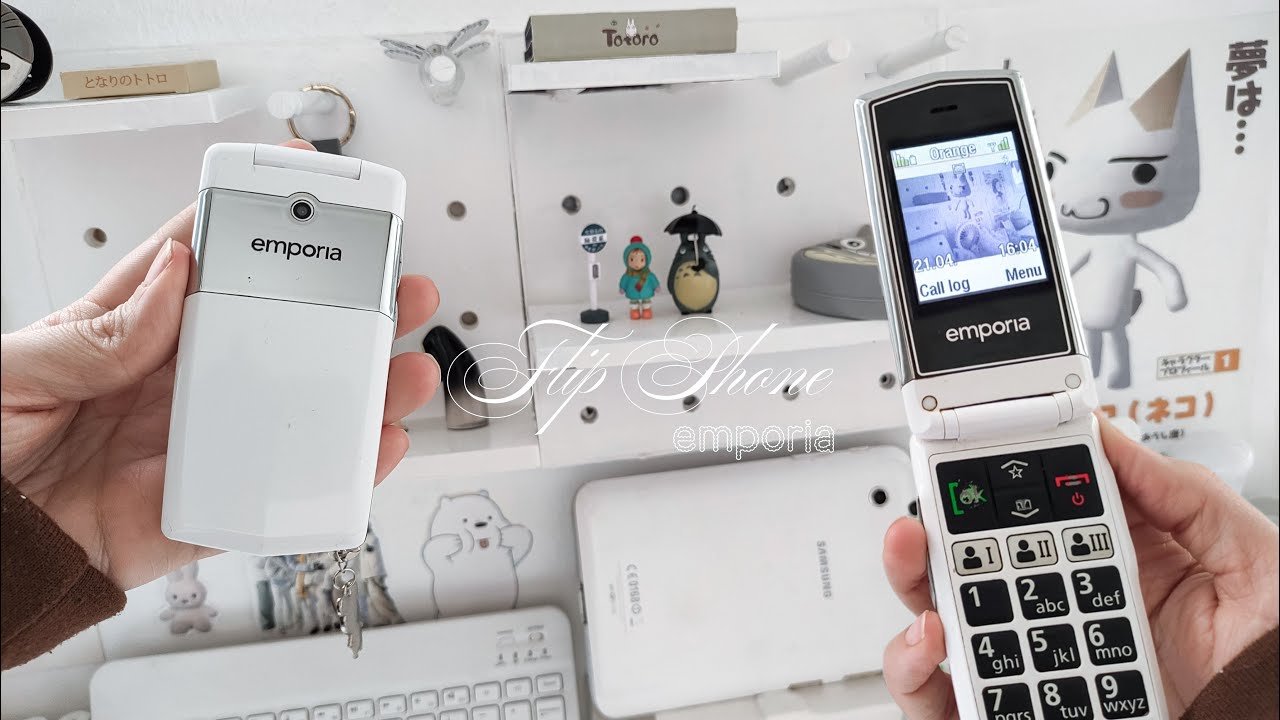 Using a Flip Phone in 2025 🎀 What's on my phone