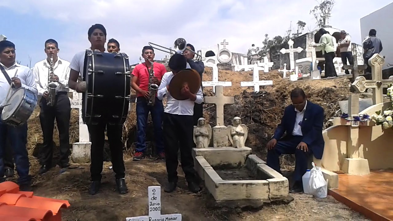 panteon jeneroso banda de Santa cecila  de san lorenzo provincia de Guaranda