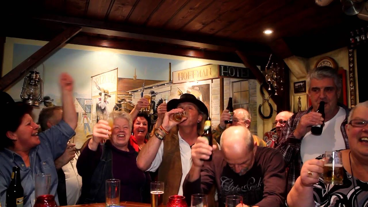 Bertie Lukano Een glaasje Bier -  Carnaval  2017