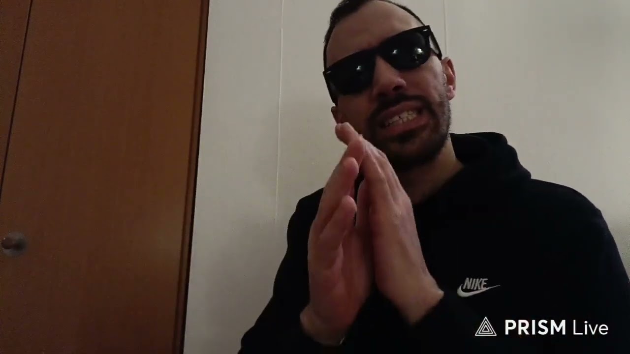 LICCARDOROSARIO  FEDEZ MR MARRA RISPONDO! PARLO IO! VEDIAMO ORA!