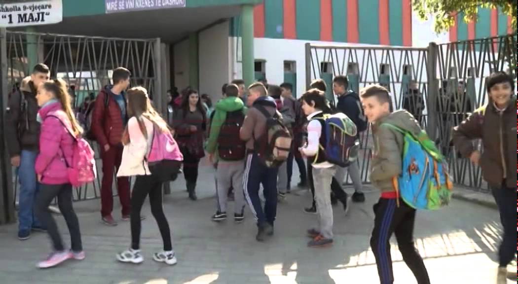 Testi shokues n&euml; shkolla, mbi 40 % e nx&euml;n&euml;sve nuk din&euml; ende num&euml;ror&euml;t- Ora News- Lajmi i fundit-