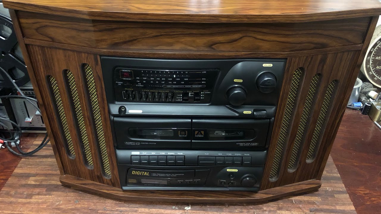 Retro Musikanlage MT-2338CD Bj. 2003 nach Reparatur ein Test (alle Riemen mussten getauscht werden)￼