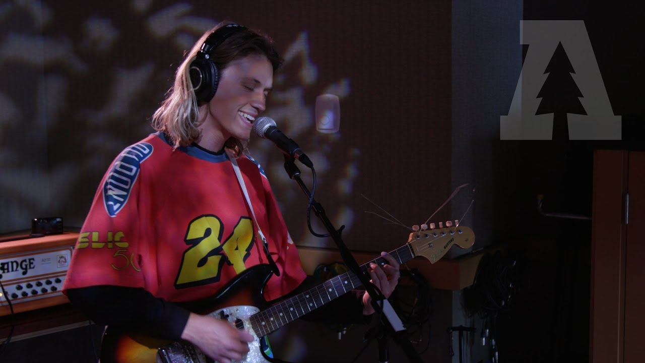 Hot Flash Heat Wave - Raindrop | Audiotree Live