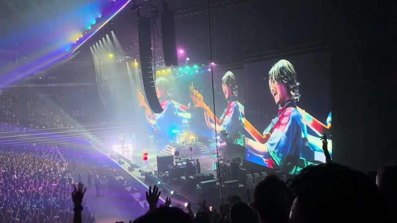 ONE OK ROCK - +Matter (LIVE IN SINGAPORE)