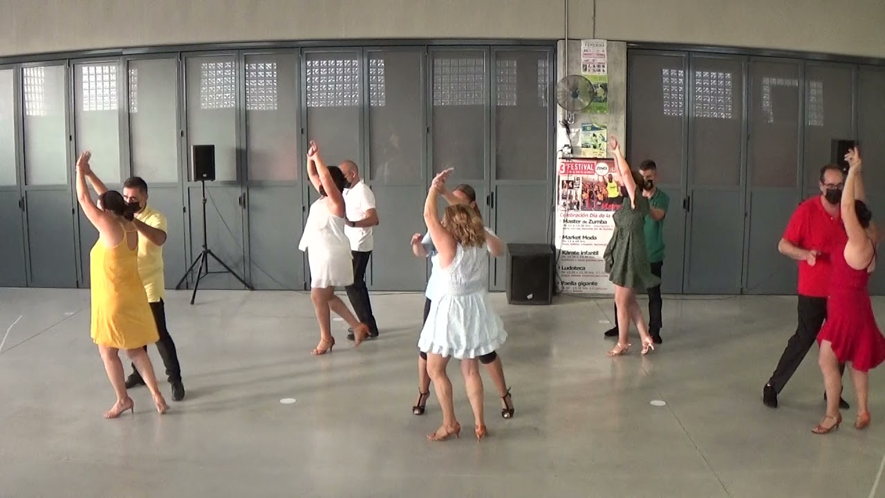 05 Bailando Contigo (bachata)