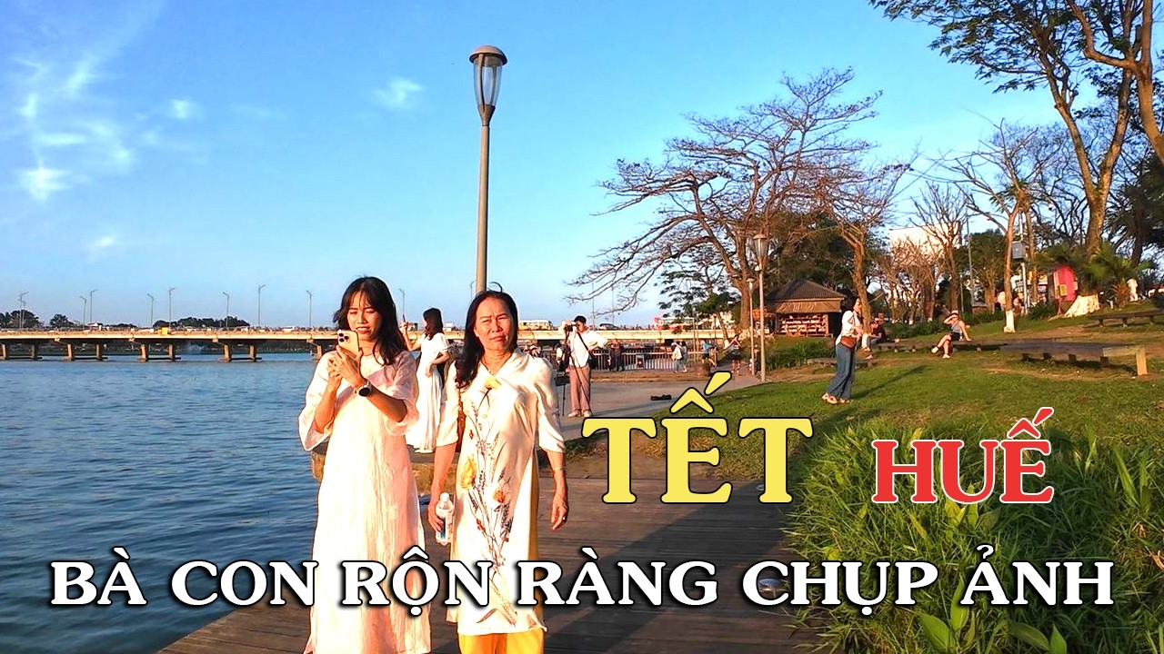 TẾT HUẾ đã rộn ràng Bà con đua nhau chụp ảnh Xuân Bính Ngọ