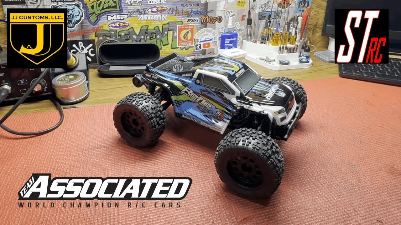 Quick Backyard Test Run With The Team Associated Reflex 14MT