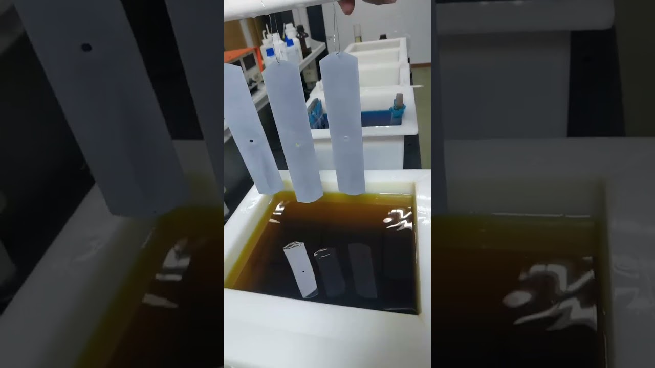 Zinc deposition and electroless nickel plating on aluminum