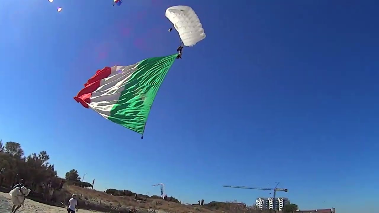 Scuola Paracadutismo Ferrara - Lancio Frecce Tricolori 03 agosto 2022