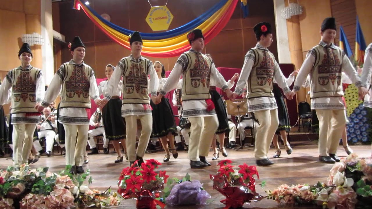Formaţia de dansuri a AFP BUSUIOCUL - Bacau, 1 Decembrie 2019 (3)