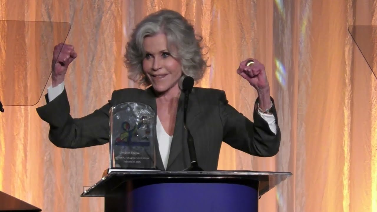 Jane Fonda Accepts Public Counsel's William O. Douglas Award.