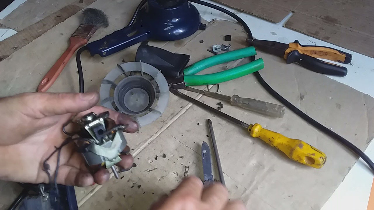cecador de cabelo travou o motor acho que você  mesmo arruma.